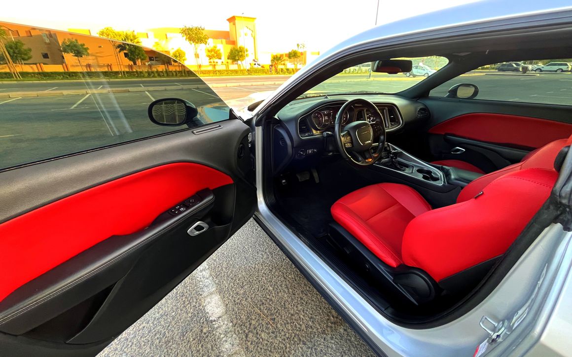 Dodge Challenger - image 10