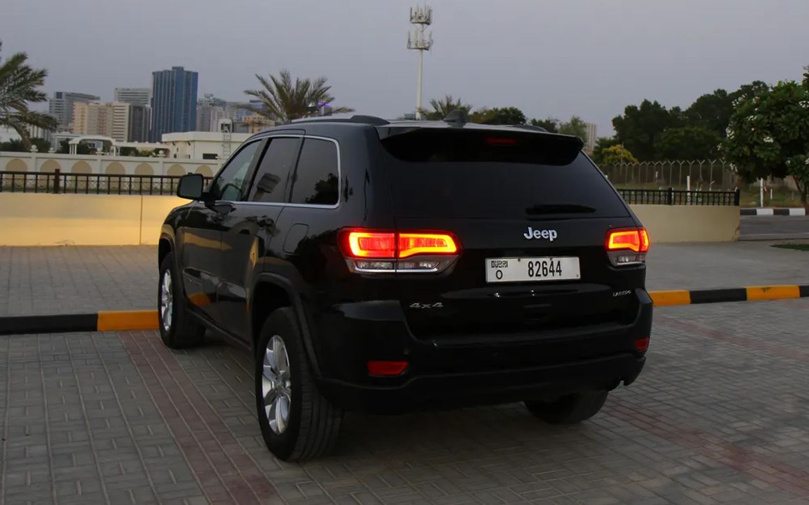 Jeep Grand Cherokee - image 3