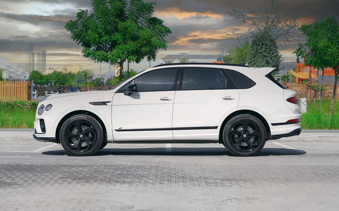 Bentley BENTAYGA - image 2