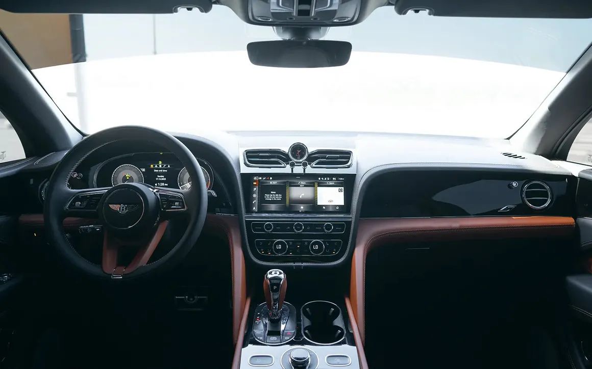 Bentley BENTAYGA - image 8