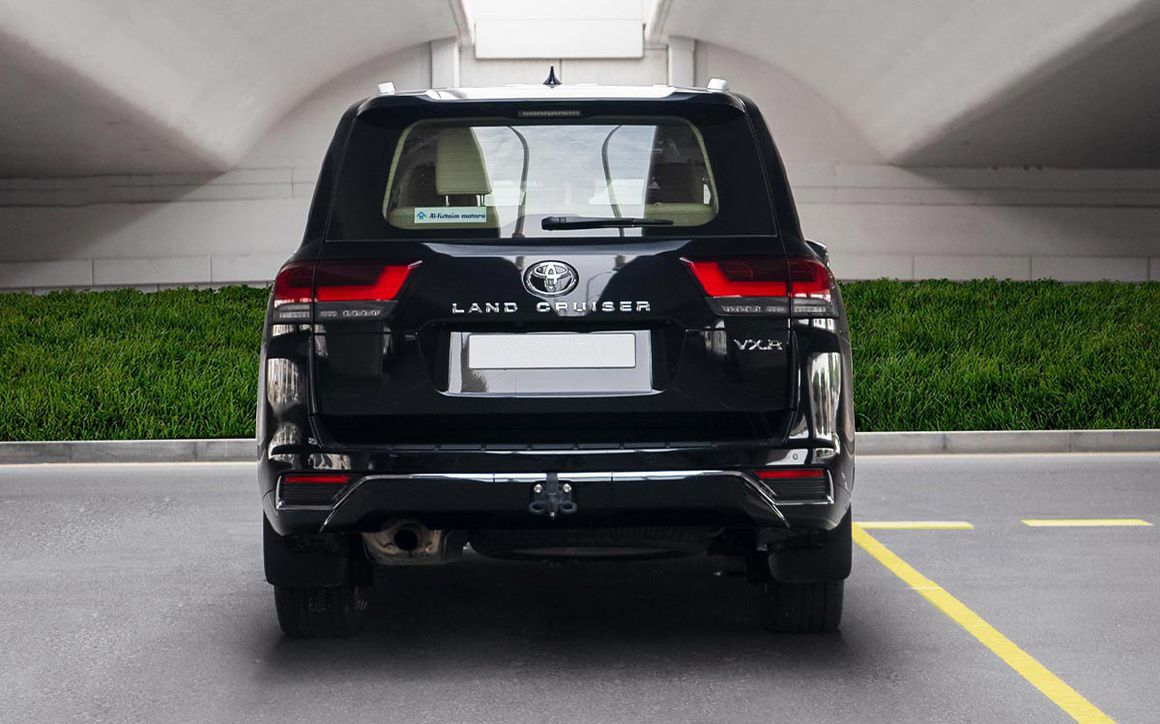 TOYOTA LAND CRUISER - image 8