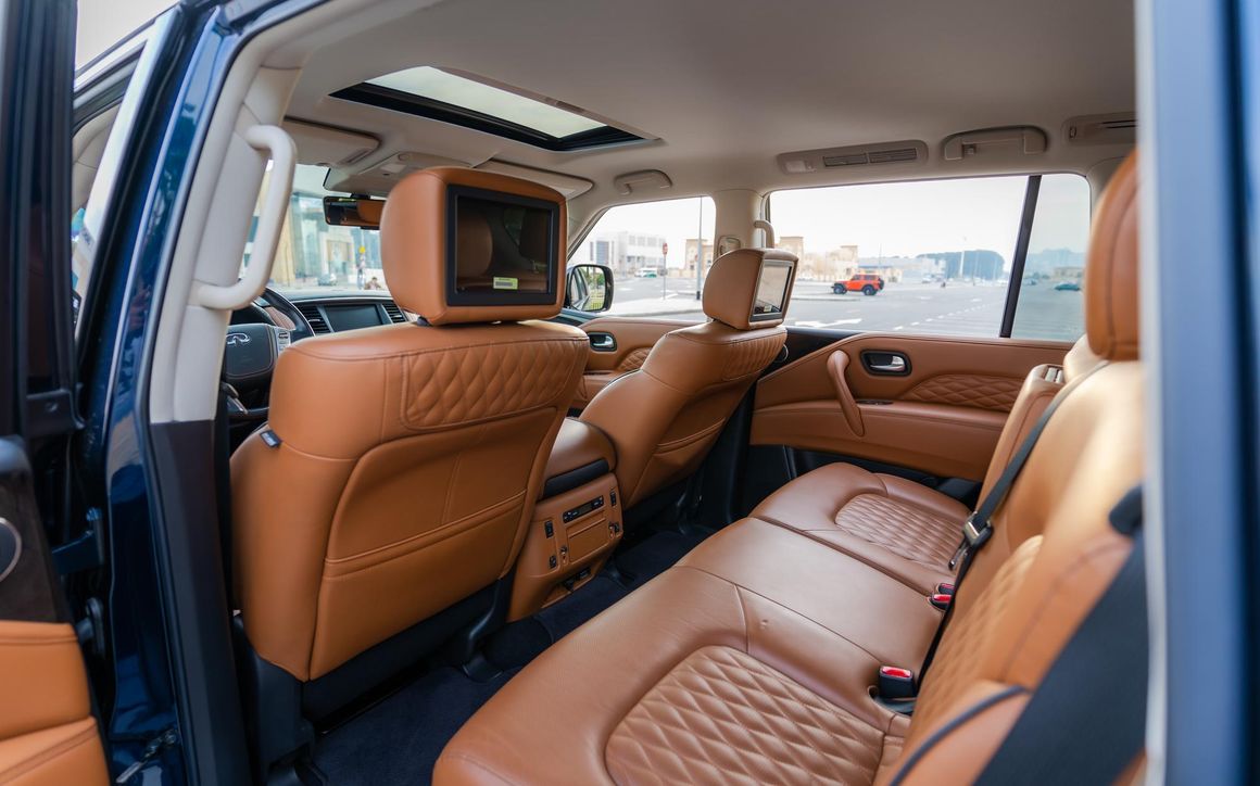 Infiniti QX80 - image 18