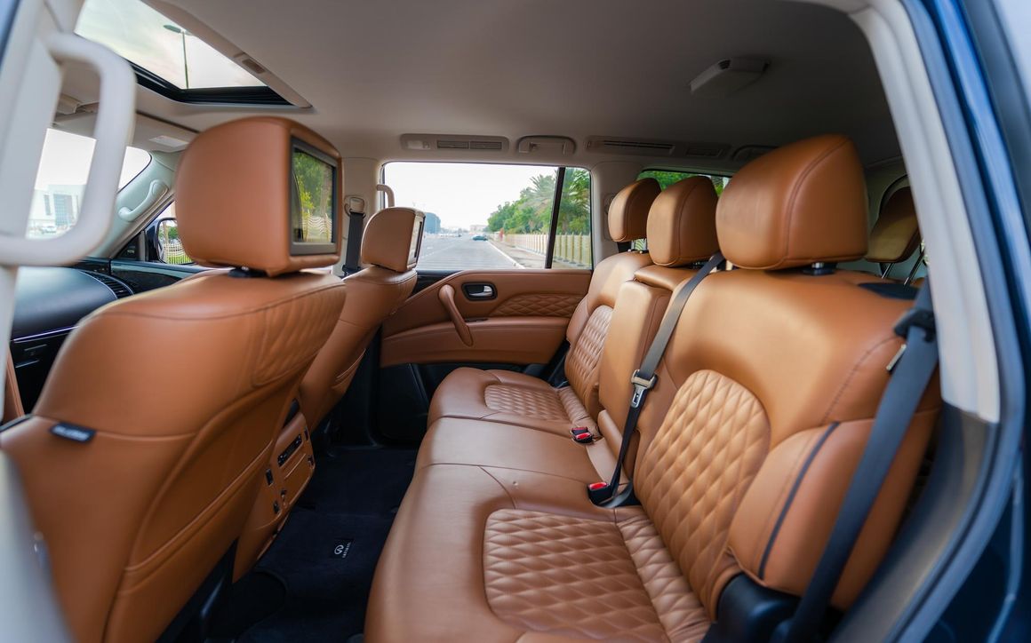 Infiniti QX80 - image 17