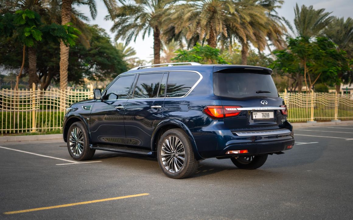 Infiniti QX80 - image 5