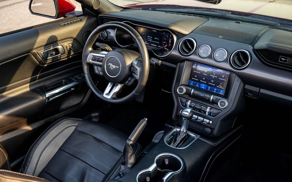 FORD MUSTANG GT V8 - image 7