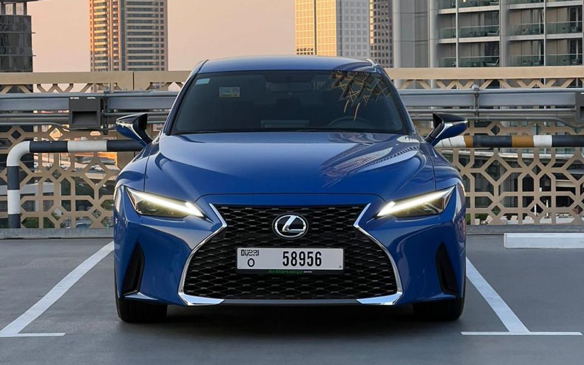 Lexus IS300 - image 2