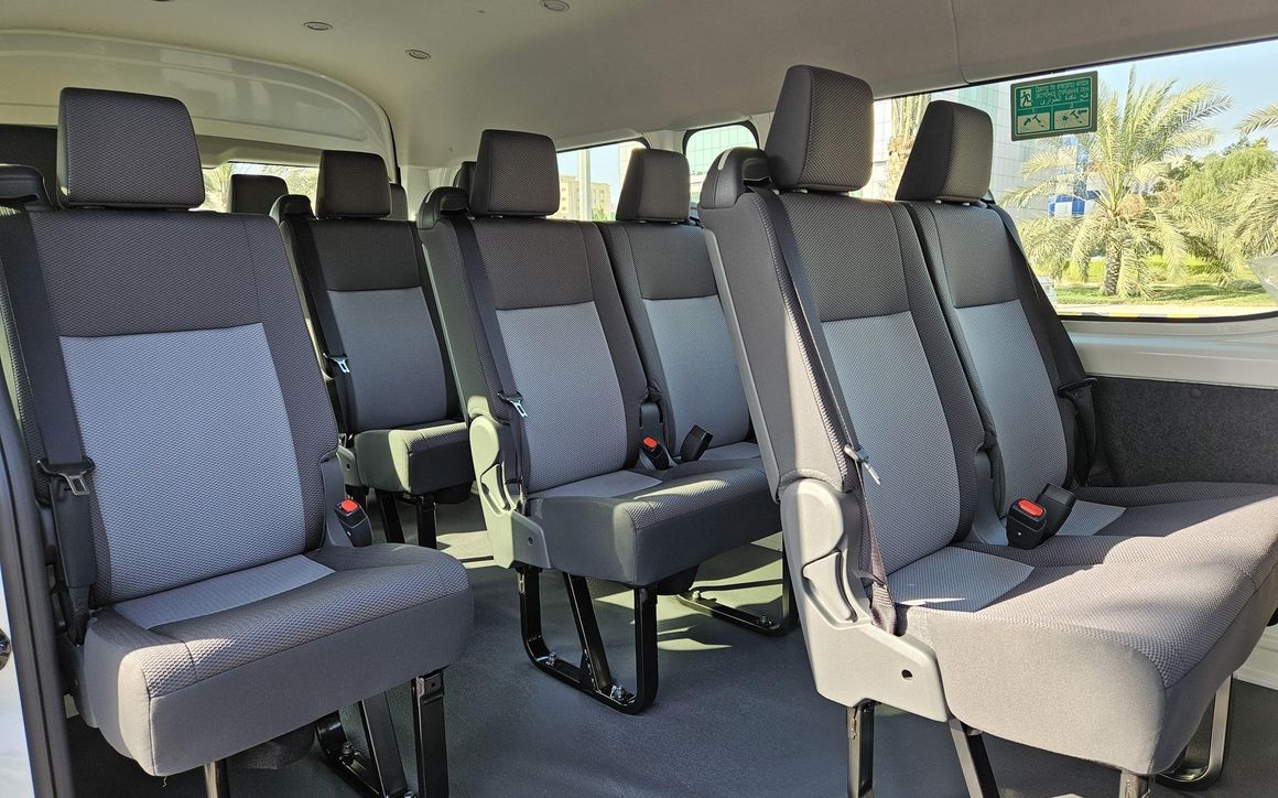 Toyota Hiace - image 8