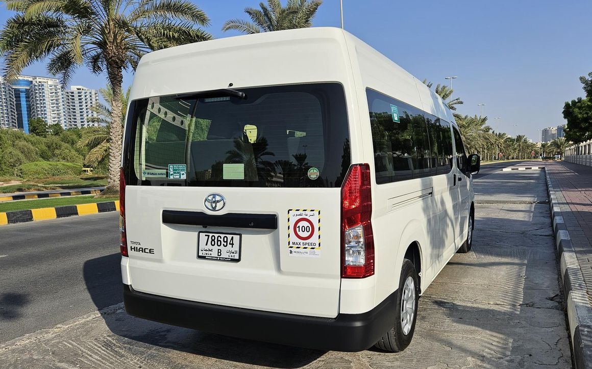 Toyota Hiace - image 5