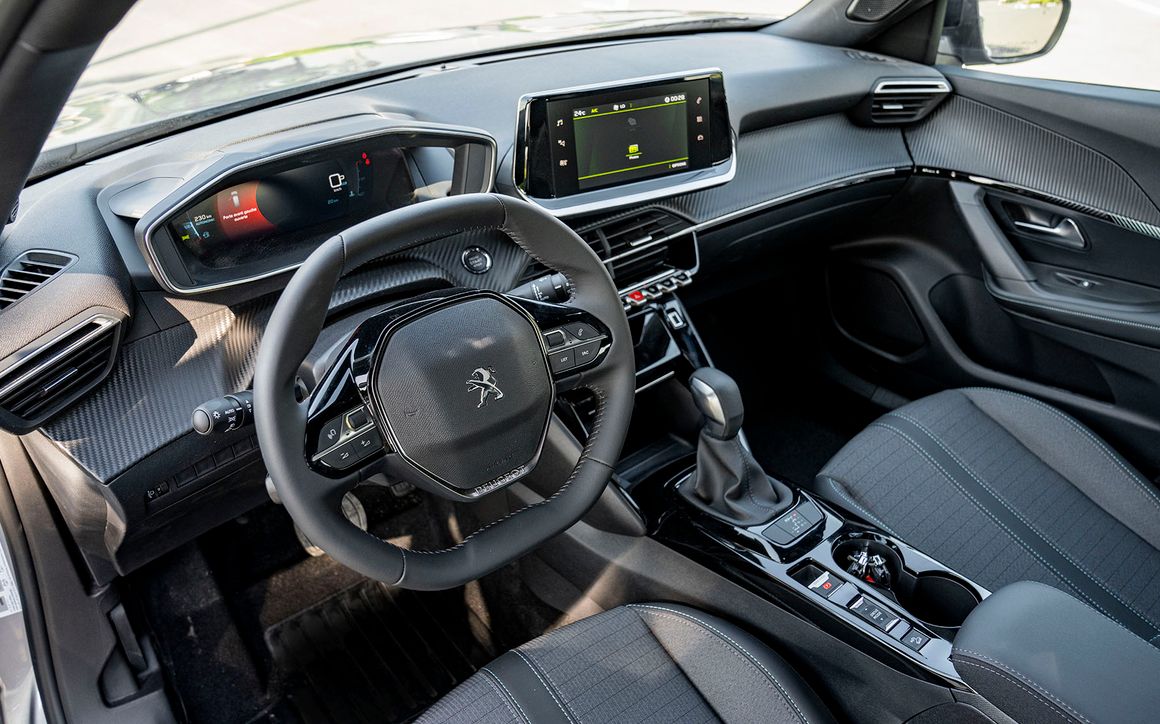 Peugeot 2008 - image 9