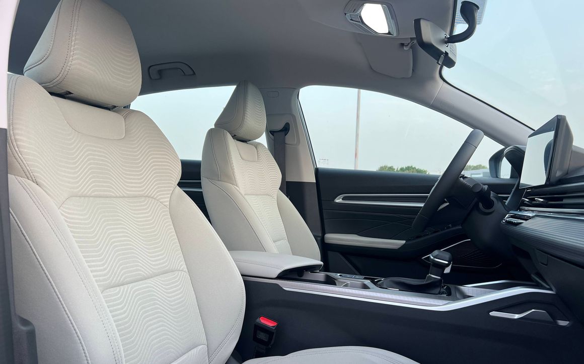 GEELY EM GRAND - image 6