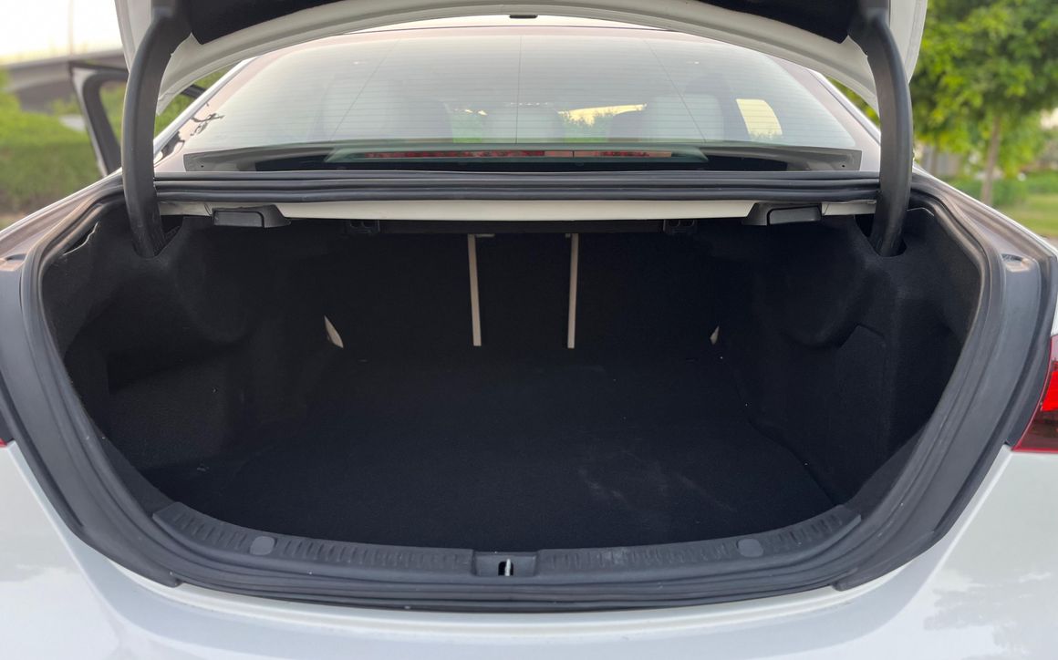 Mercedes E350 - image 10