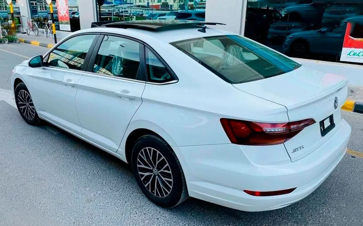 VOLKSWAGEN JETTA - image 4