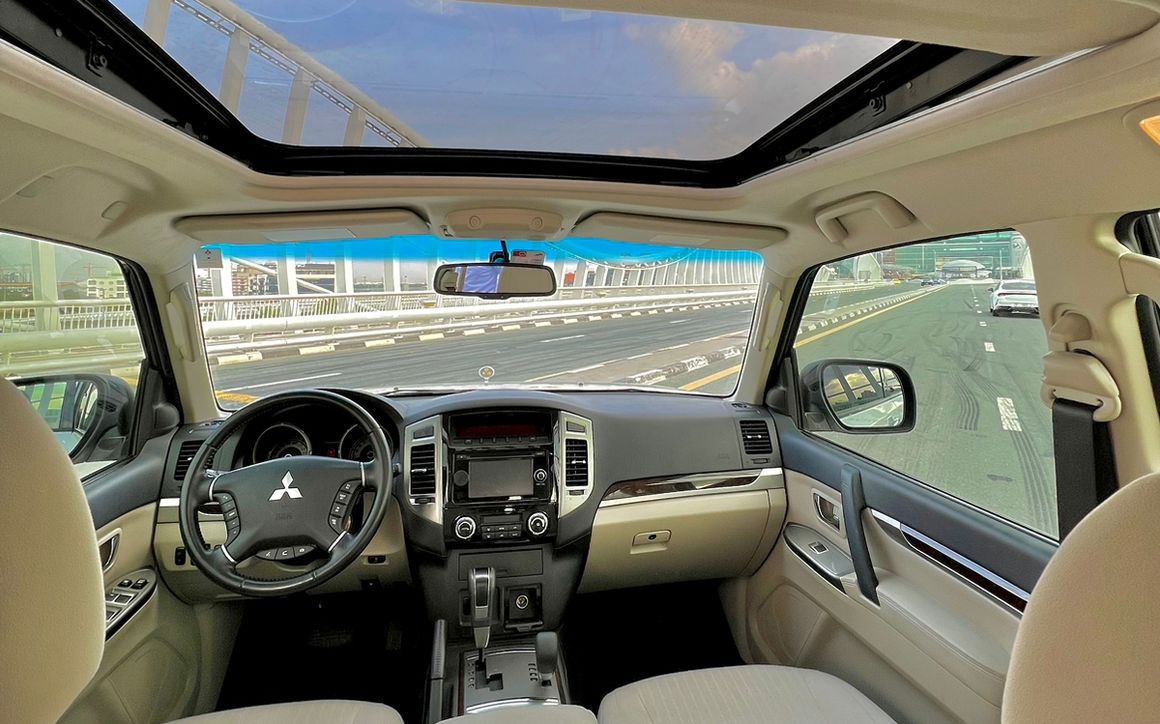 MITSUBISHI PAJERO - image 7