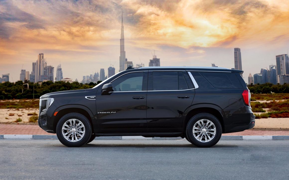 GMC Yukon Black - image 4