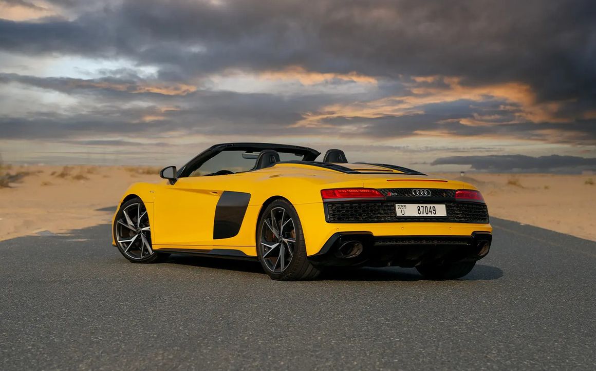 AUDI R8 V10 Spyder - image 3