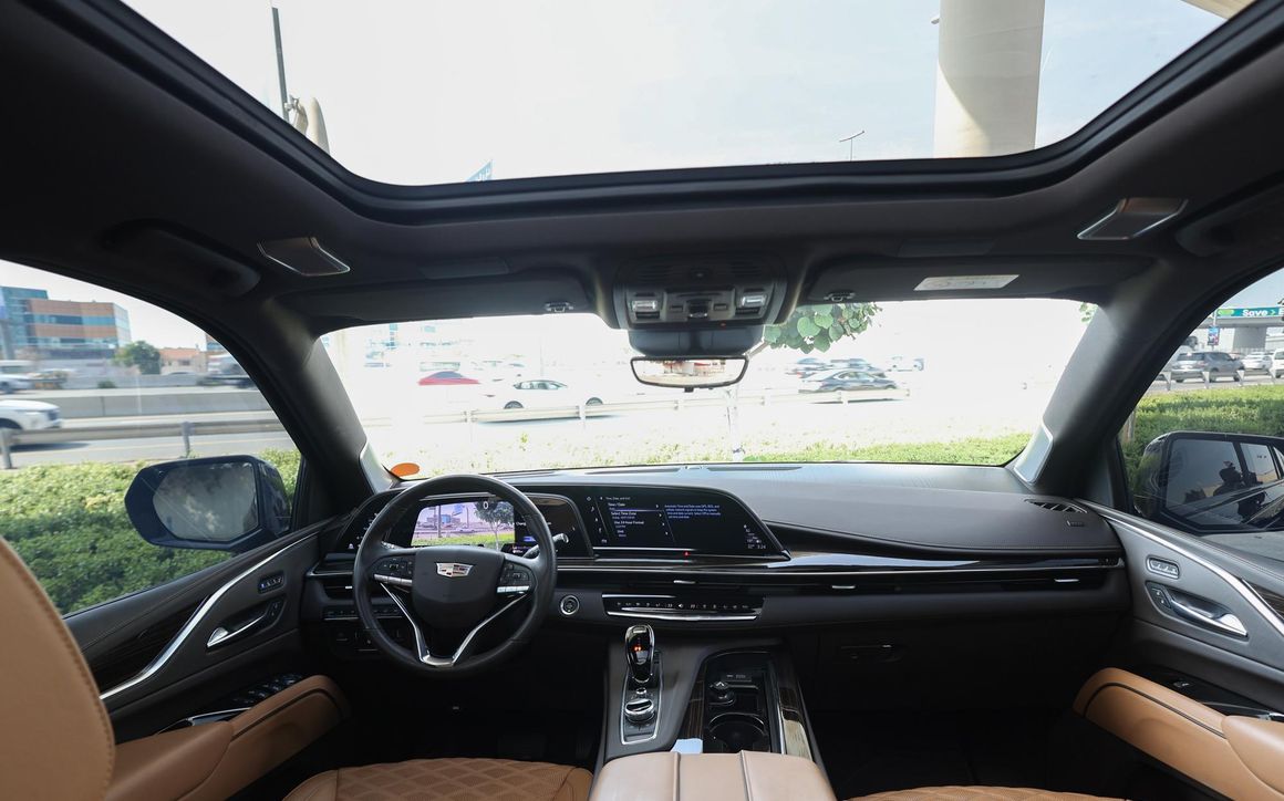 Cadillac Escalade - image 6