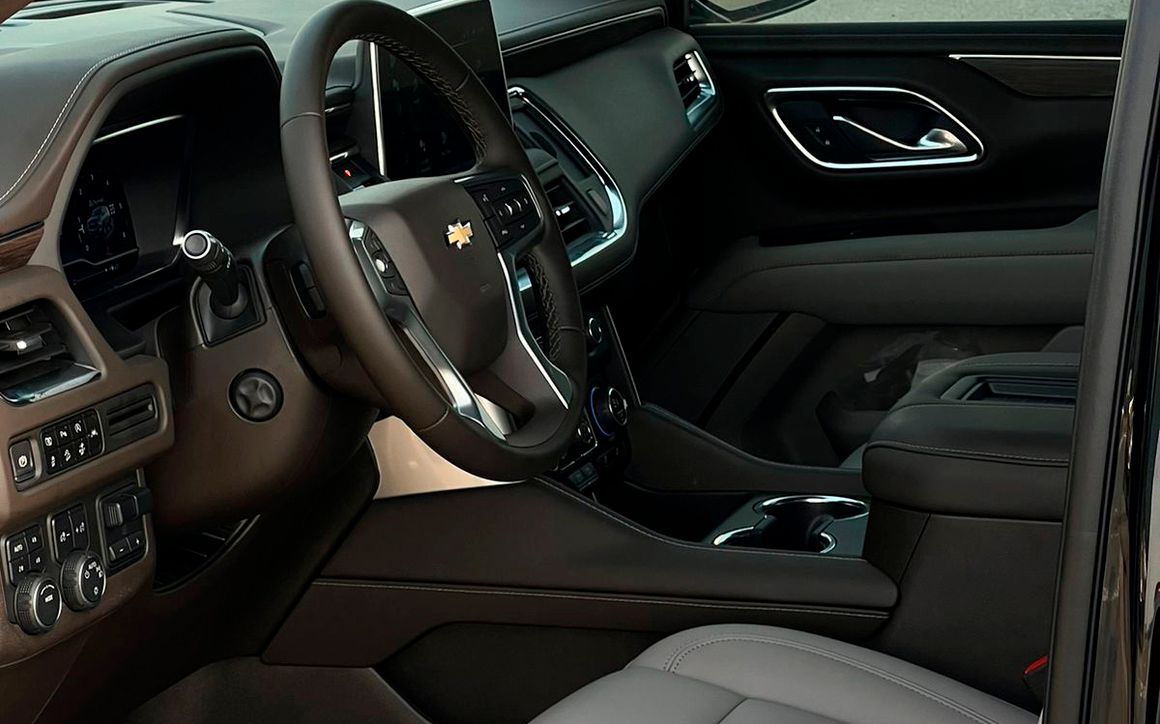 CHEVROLET TAHOE - image 6
