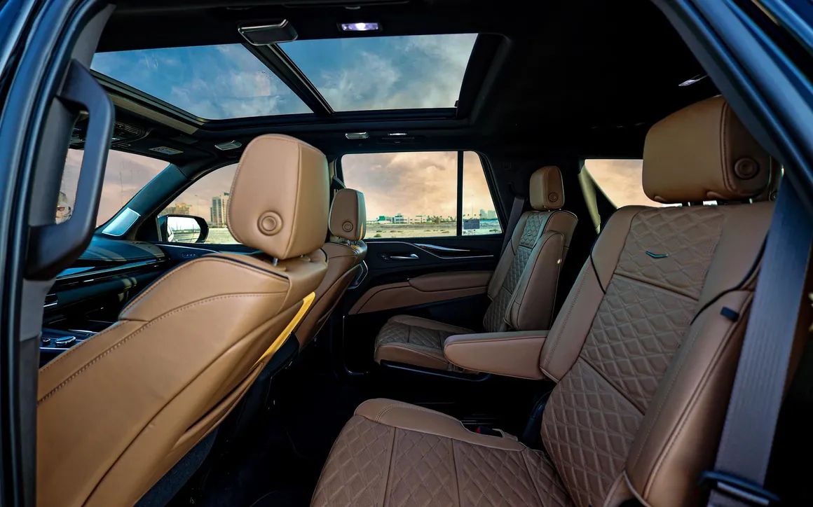 Cadillac Escalade Full Option Black - image 14