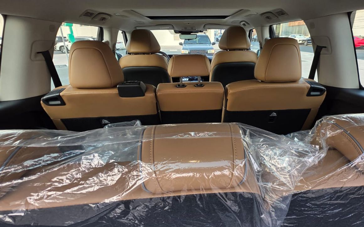 INFINITI QX 80 - image 9