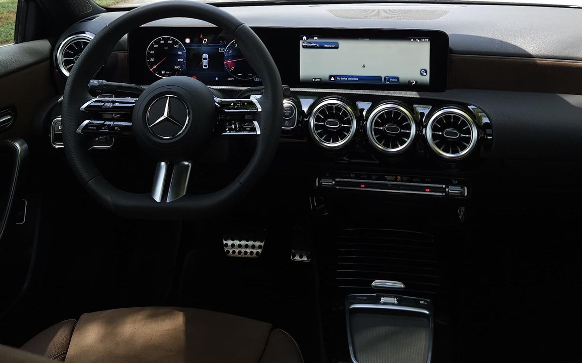 Mercedes A200 - image 12
