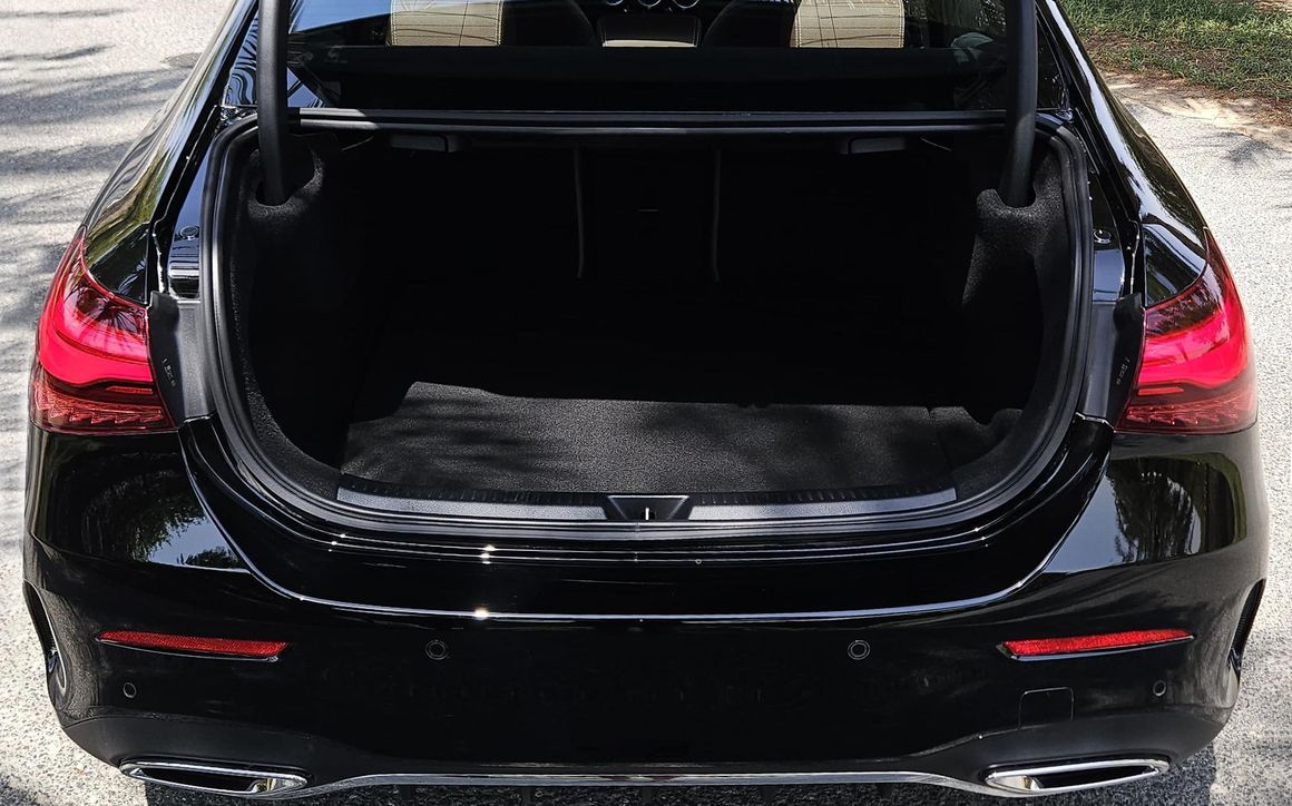 Mercedes A200 - image 9