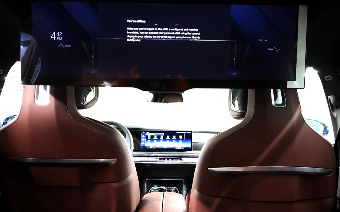BMW 740i - image 9