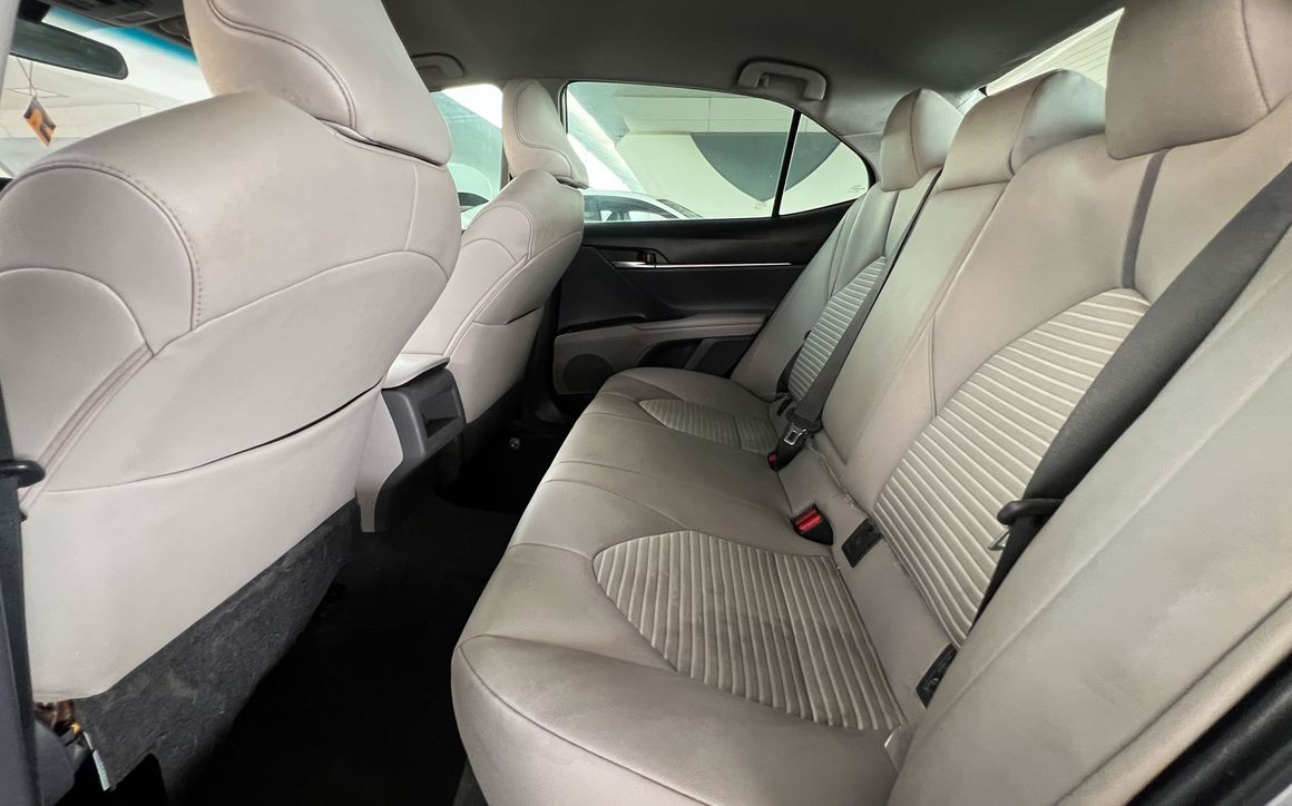 Toyota Camry - image 12