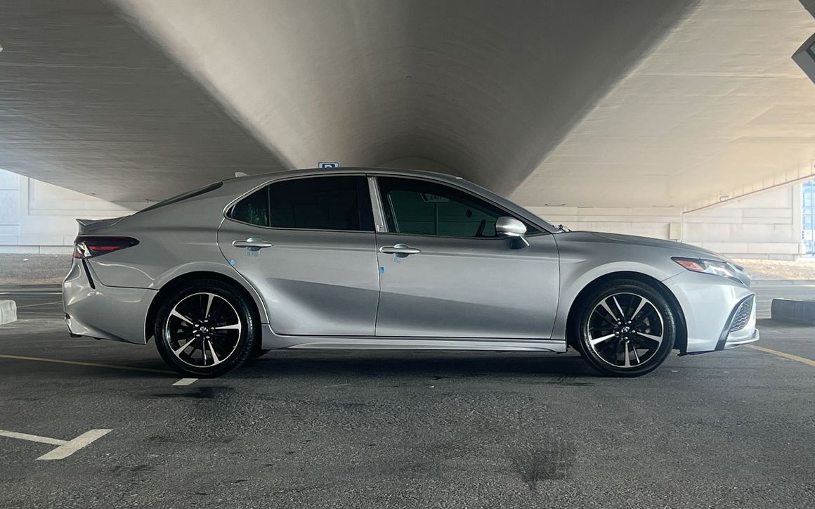 Toyota Camry - image 5
