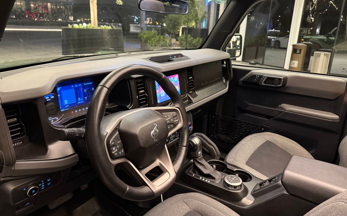 Ford Bronco - image 9