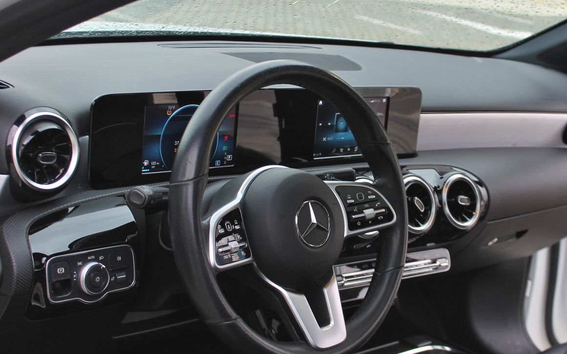 MERCEDES A220 - image 8