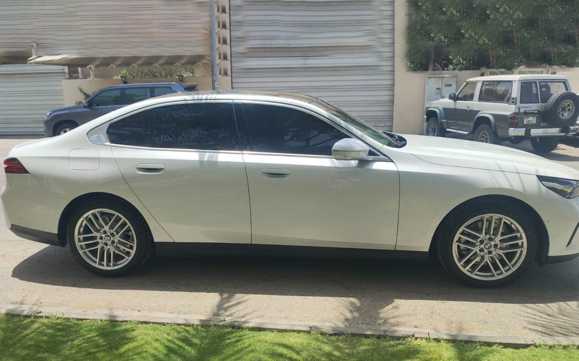 BMW 520I 2025 - image 4