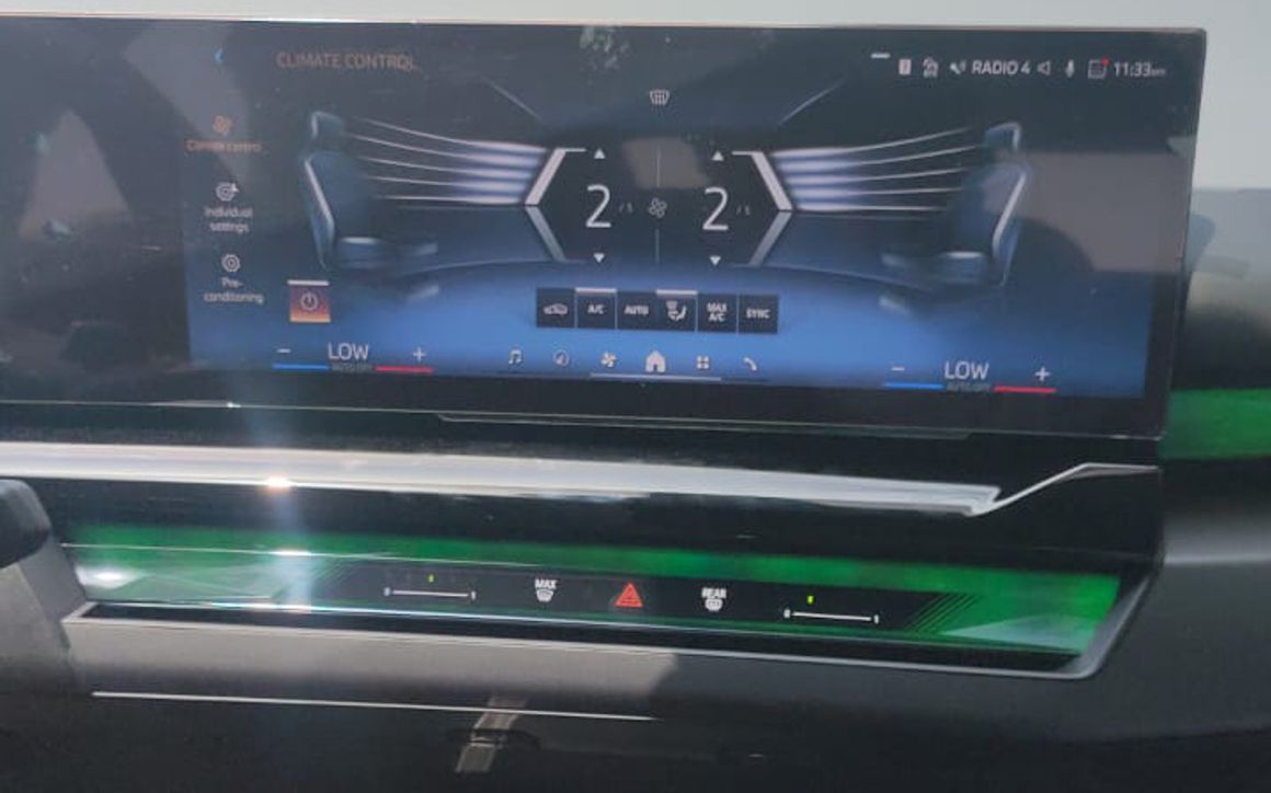 BMW 520I 2025 - image 12