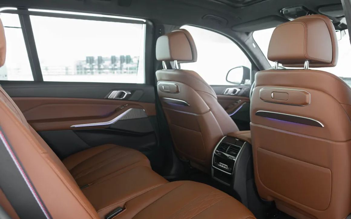 BMW X7 RESTYLING - image 9