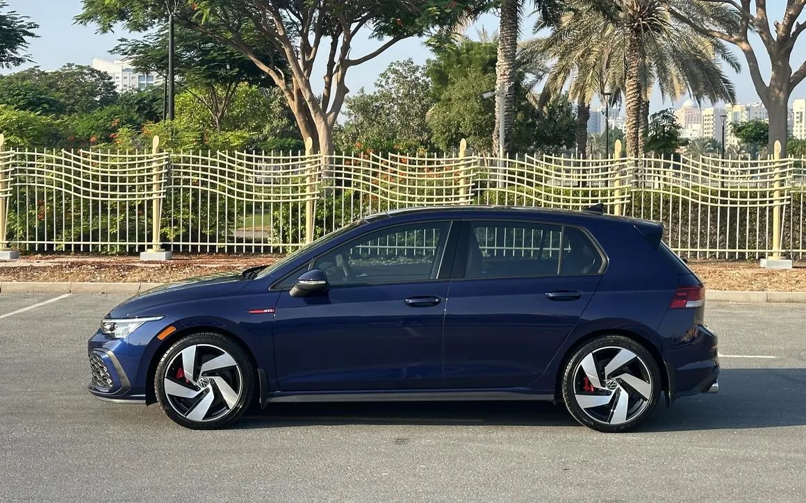 Volkswagen Golf GTI - image 2