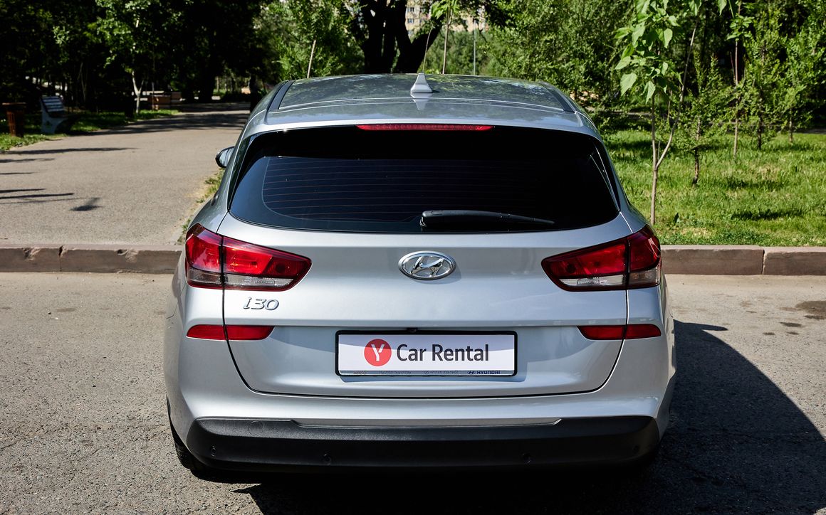 HYUNDAI I30 - image 6