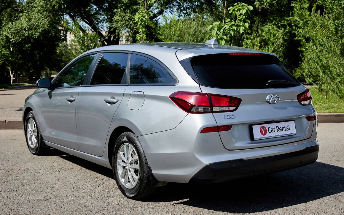 HYUNDAI I30 - image 5