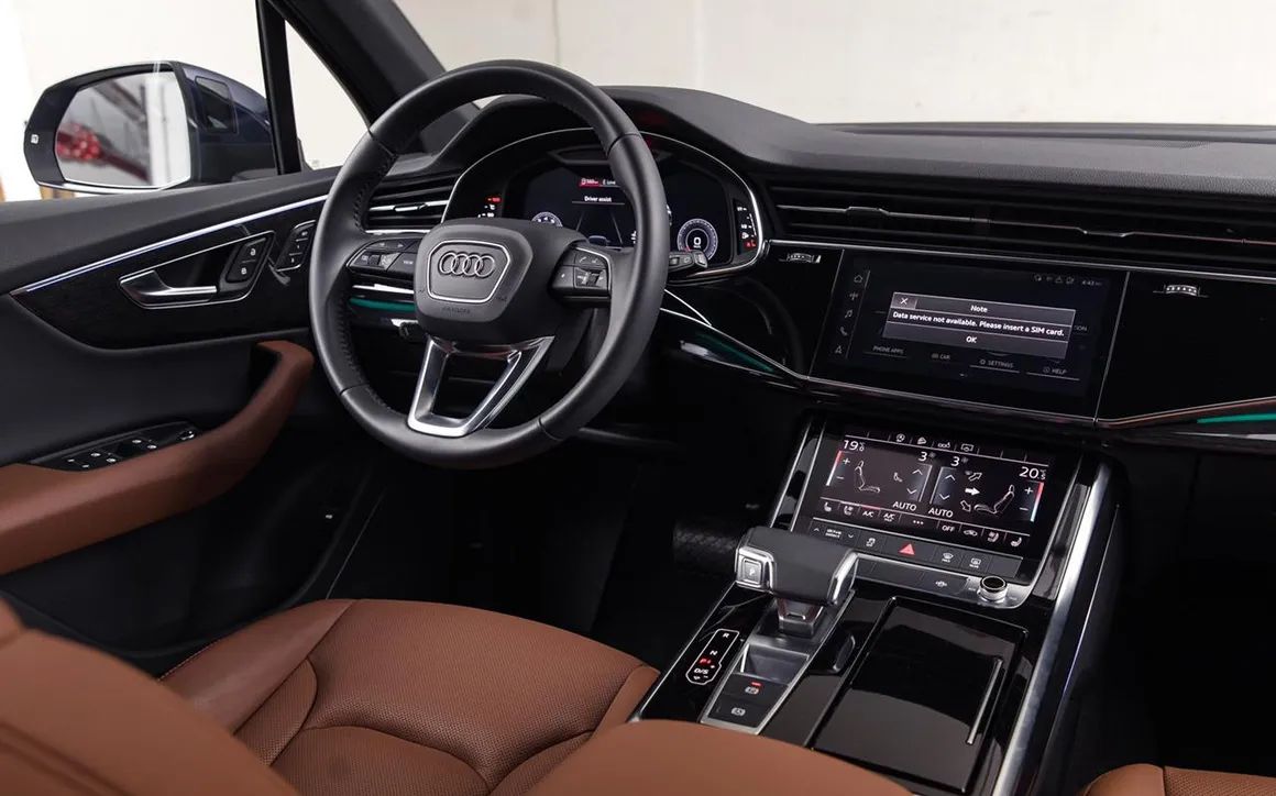 Audi Q7 - image 6