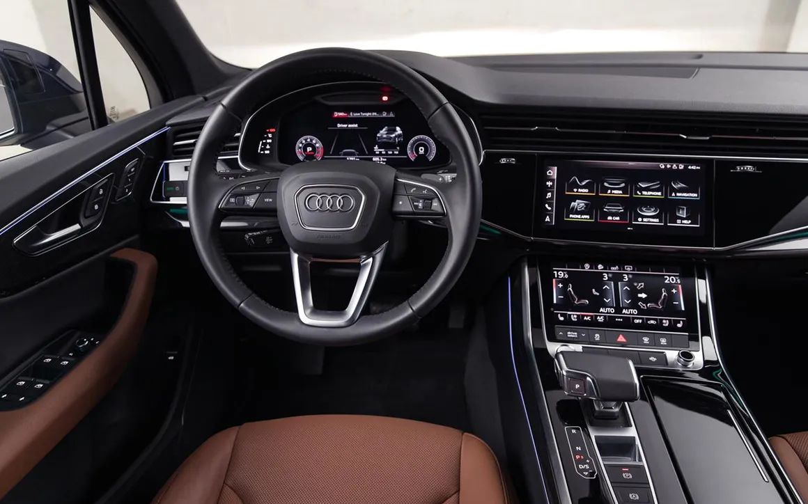 Audi Q7 - image 5
