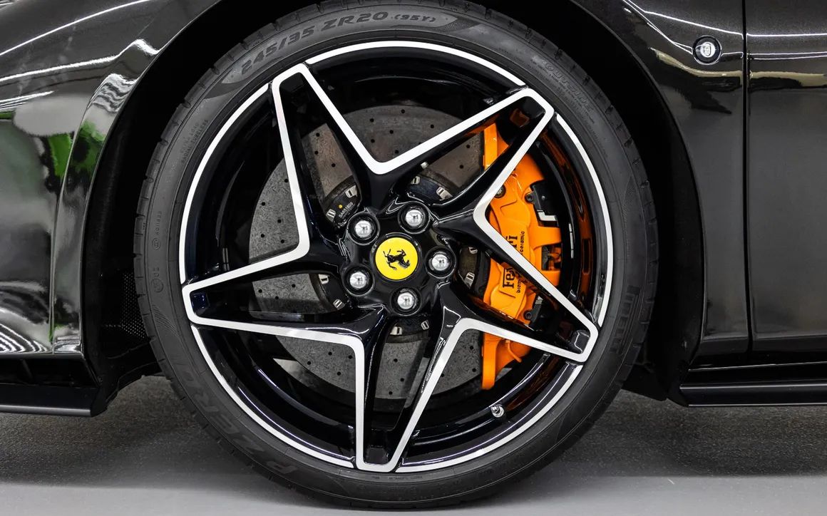 Ferrari F8 Spider - image 6