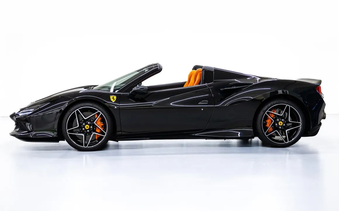 Ferrari F8 Spider - image 2