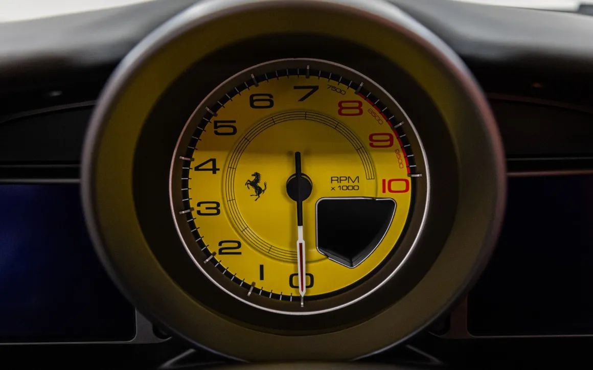 Ferrari F8 Spider - image 11