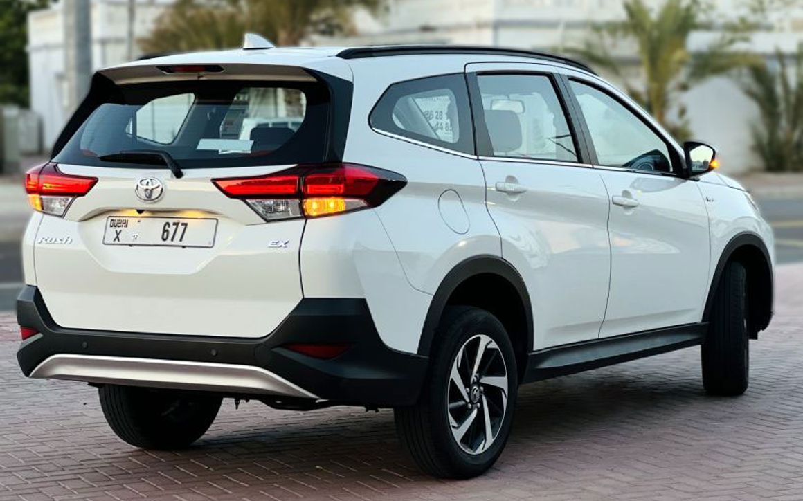 Toyota Rush - image 3