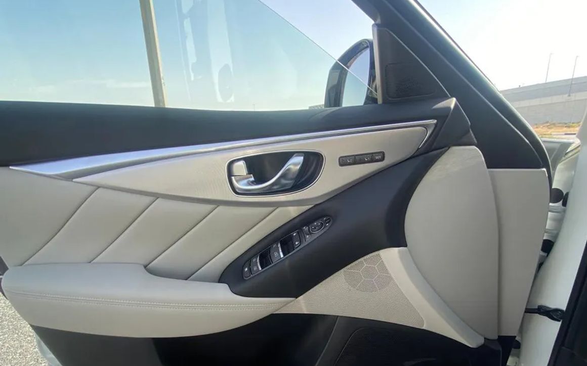 Infiniti Q50 - image 8