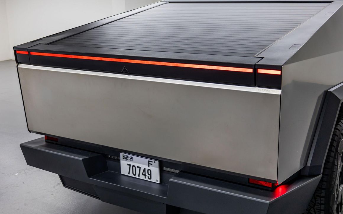 Tesla Cybertruck - image 9