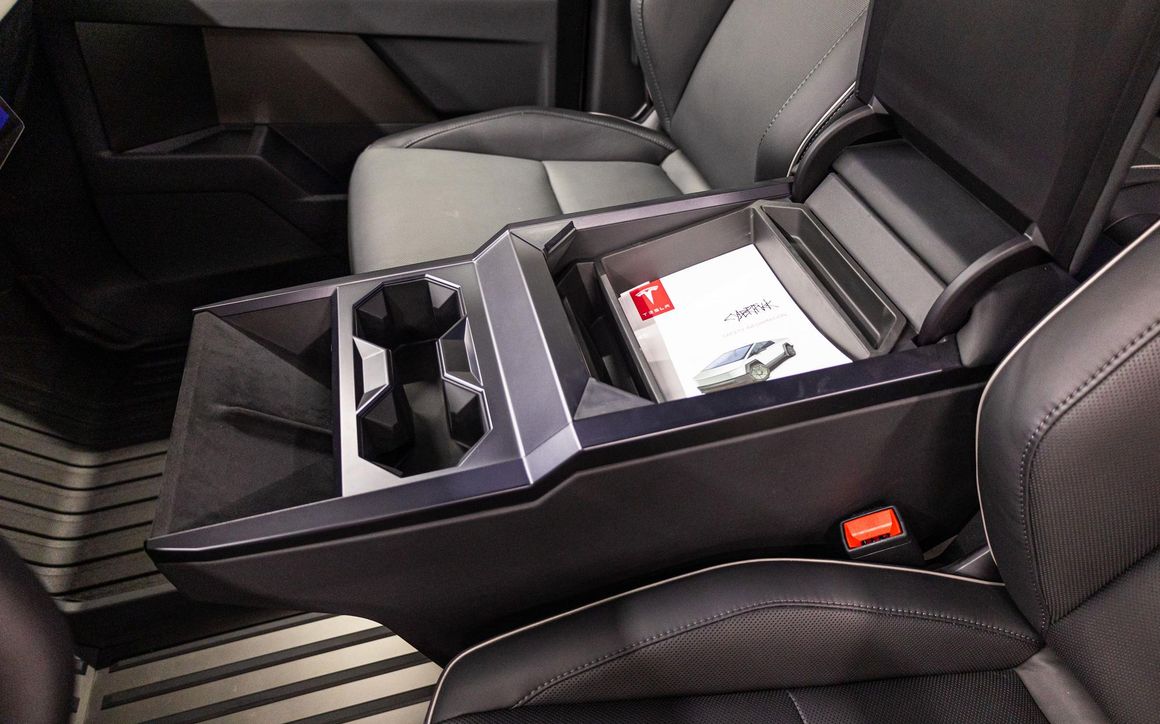 Tesla Cybertruck - image 23