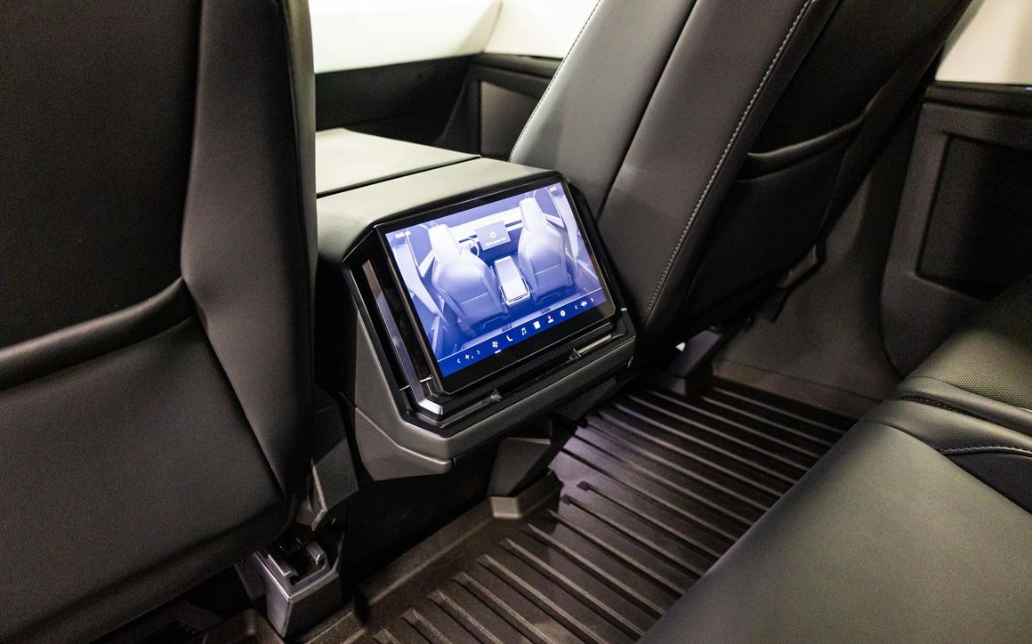 Tesla Cybertruck - image 22