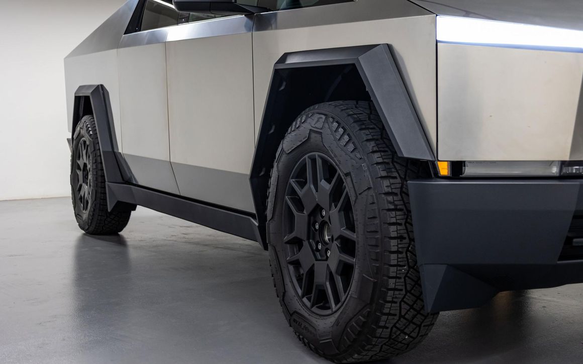 Tesla Cybertruck - image 7