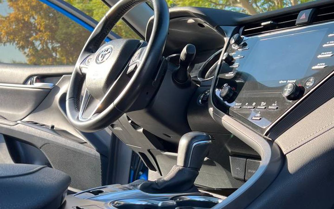 Toyota Camry XSE - image 13