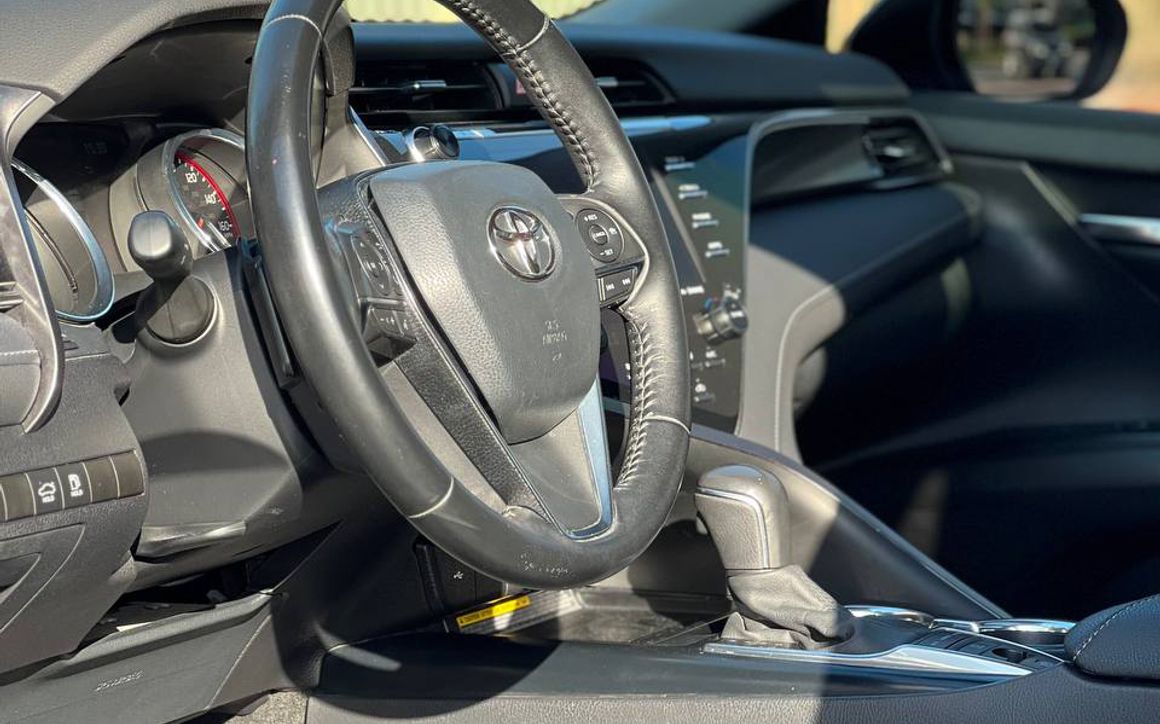 Toyota Camry XSE - image 14