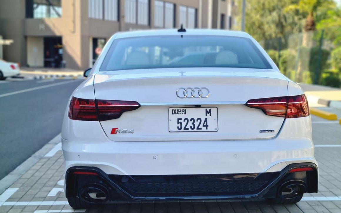 AUDI A4 - image 4